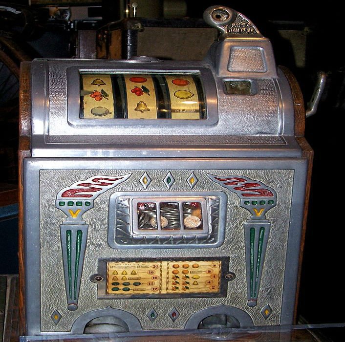Old_Slot_Machine